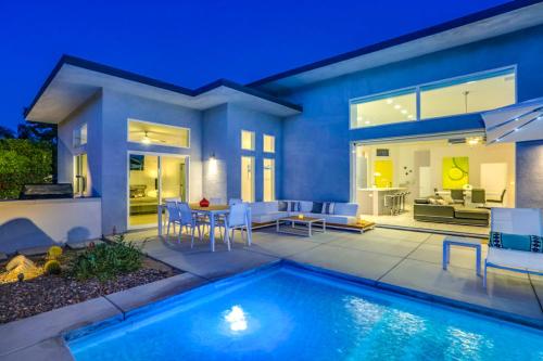 Modern Distinction in South Palm Springs Main image 2